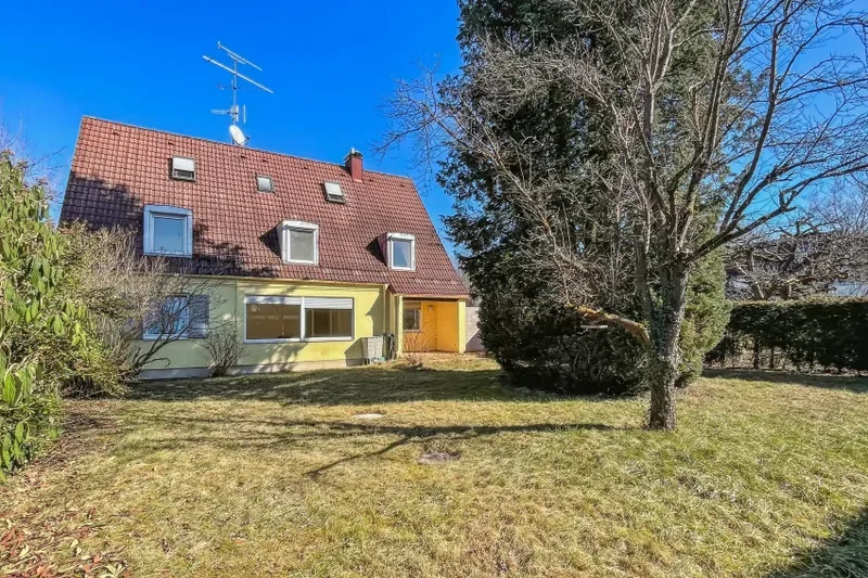 Grundstück mit Altbestand
