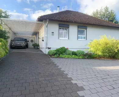 TRAUMLAGE – Top-sanierter Bungalow in absoluter Ortsrandlage zu verkaufen!