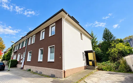 Viel Platz für Ihre Wohnideen – Dreifamilienhaus mit Garten und genehmigtem Anbau in Essen-Huttrop