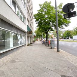 Vielseitig Nutzbares Gewerbe mir großzügiger Schaufensterfront !