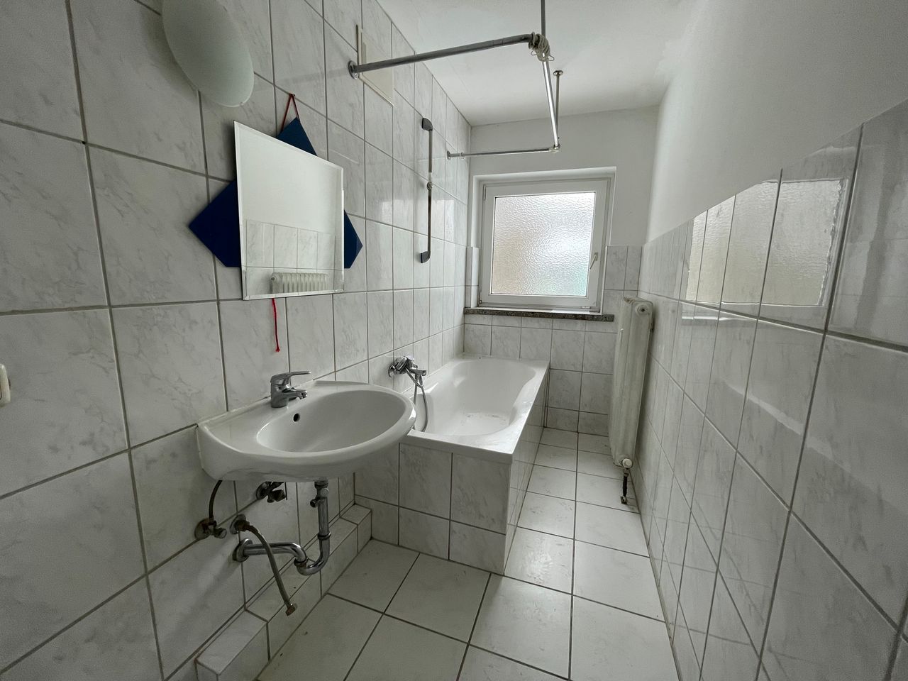 Großzügige 4-Zimmer-Wohnung mit viel Potenzial - Photo 2