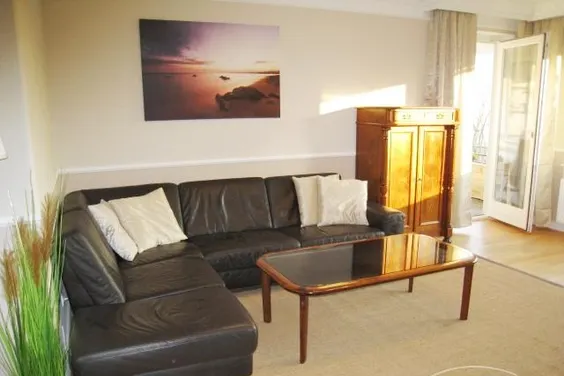 Laatzen, 4 ZKB mit 2 Balkonen, 2 Bädern, Tiefgarage.