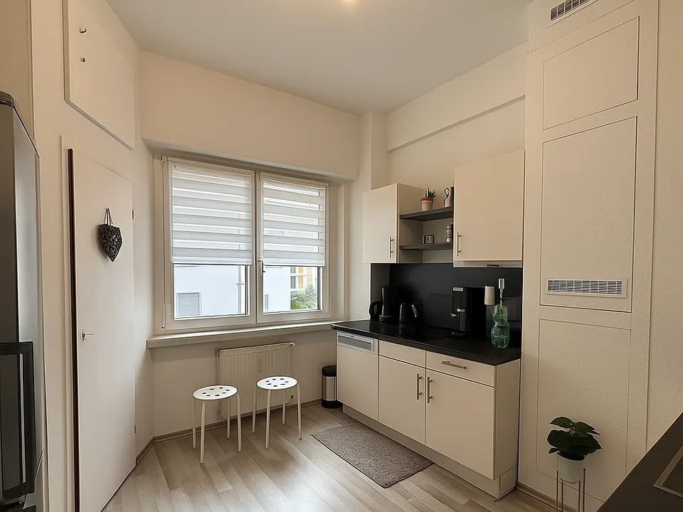 Gepflegte 4-Z.-Wohnung mit Einbauküche in begehrter Lage der südl. Vorst./Koblenz!
Frei ab 01/2027!