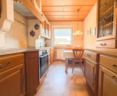 Moers: Stilvolle, teilweise möblierte 3-Zimmer-Wohnung im gepflegten Haus mit Tiefgaragenstellplatz - Foto 3