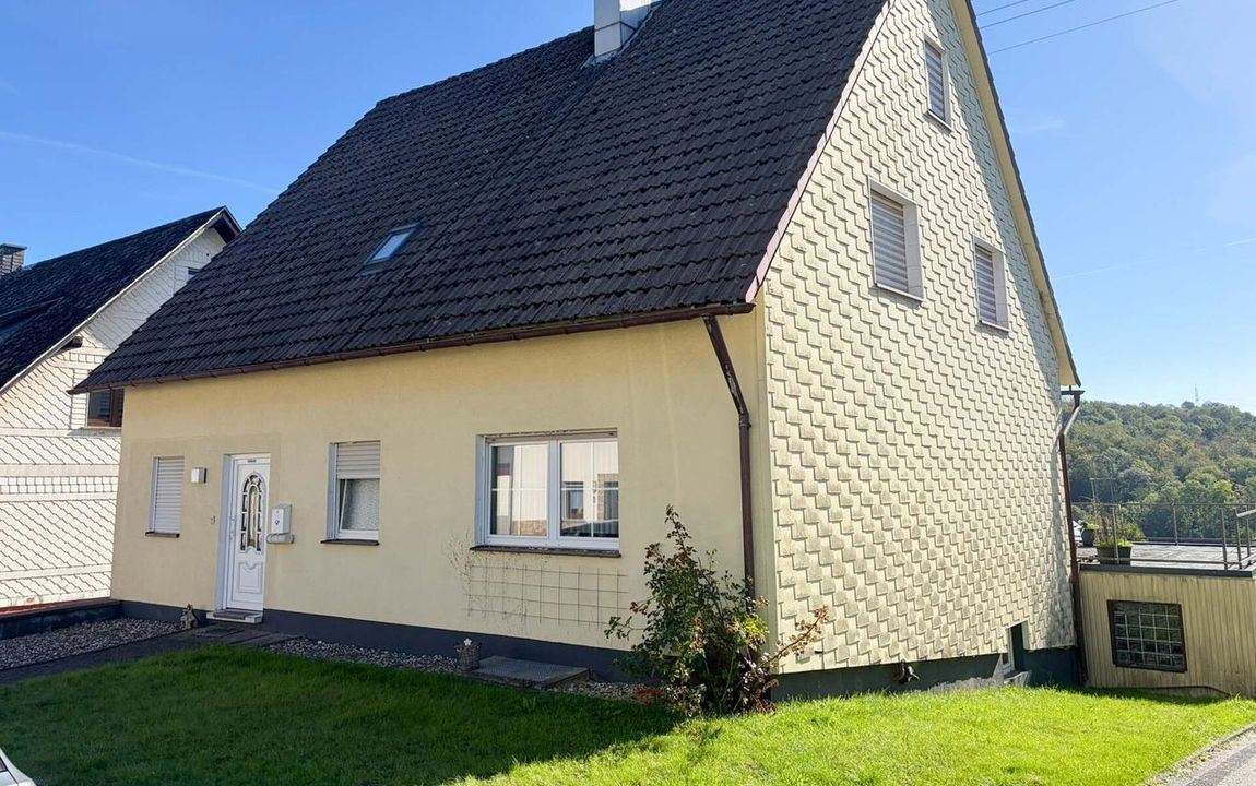 Ein Zuhause mit Garten, Weitblick und vielen Möglichkeiten.