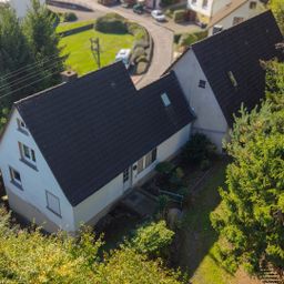 Großzügiges Einfamilienhaus mit separater Wohneinheit, Scheune und vielseitigen Nutzungsmöglichkeiten!
