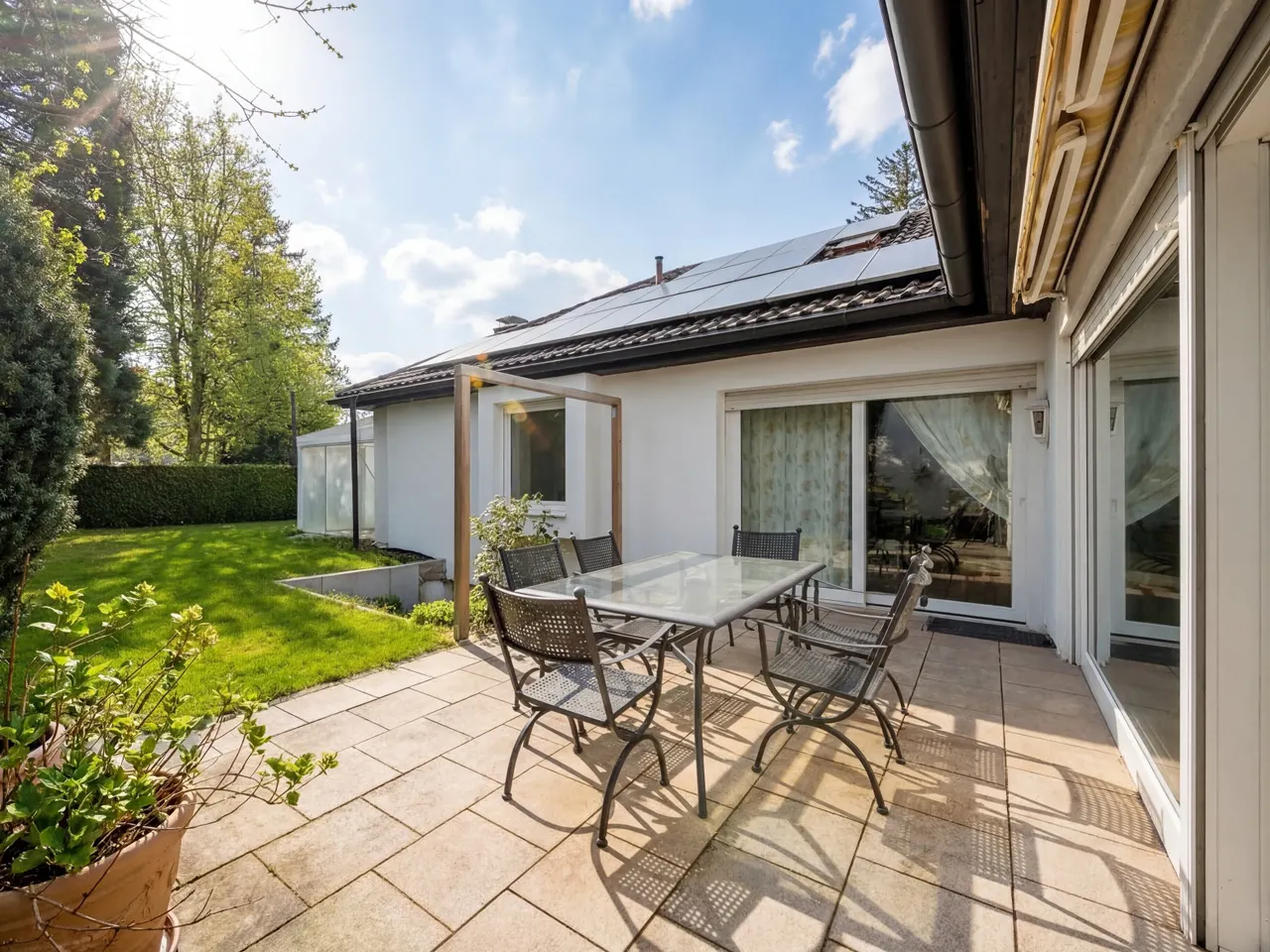 Südterrasse  (KI-Frühling)