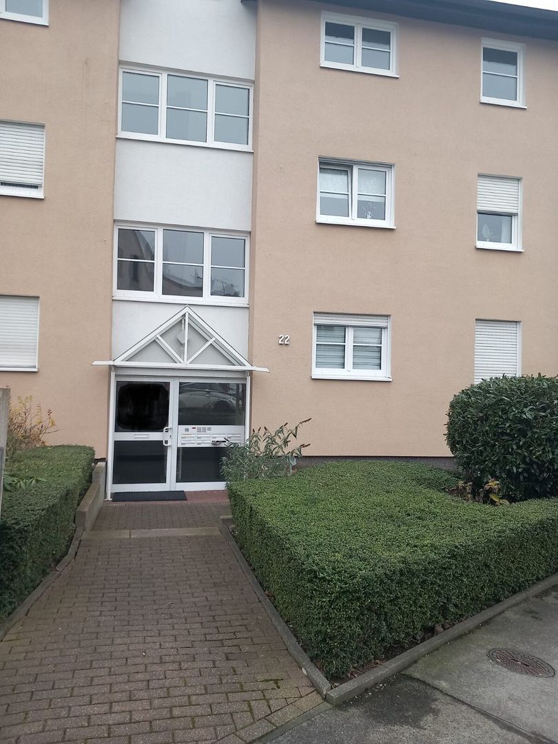 ****Erdgeschosswohnung mit Terrasse und Tiefgaragenstellplatz in Solingen-Ohligs...****