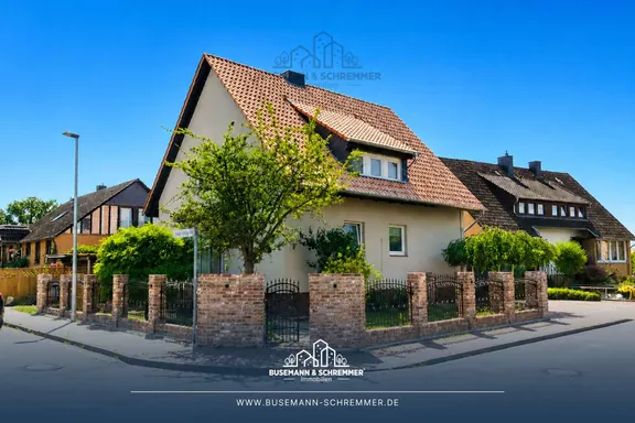 Modernisiertes Einfamilienhaus mit Pool, PV-Anlage & Ausbaupotenzial in Garbsen-Havelse