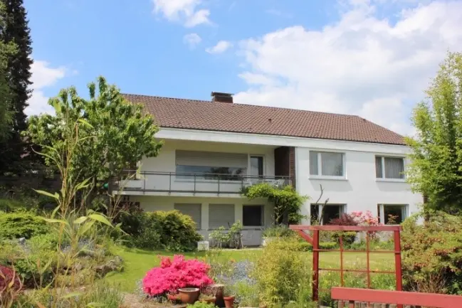 großes Einfamilienhaus mit Einliegerwohnung und Gartenparadies
