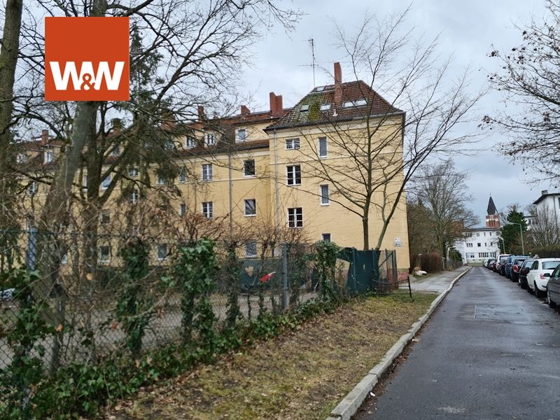 Von der Strasse aus gesehen