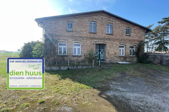 Resthof in wunderschöner Alleinlage mit viel Potential an der Ostsee