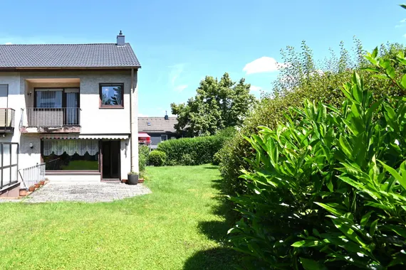 **** Provisionsfrei: Gepflegtes Reihenendhaus im Ortsteil Meigen....****