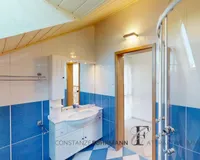 DG Bad mit Dusche und Wanne