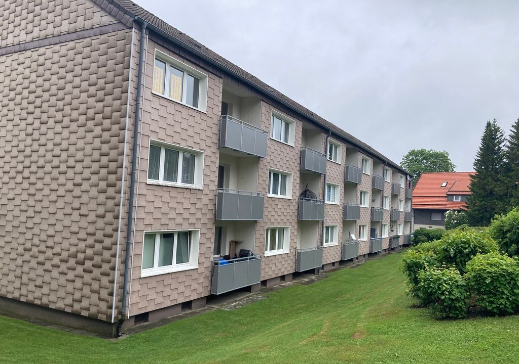 3-Zimmer-Wohnung im EG mit Einbauküche und Balkon