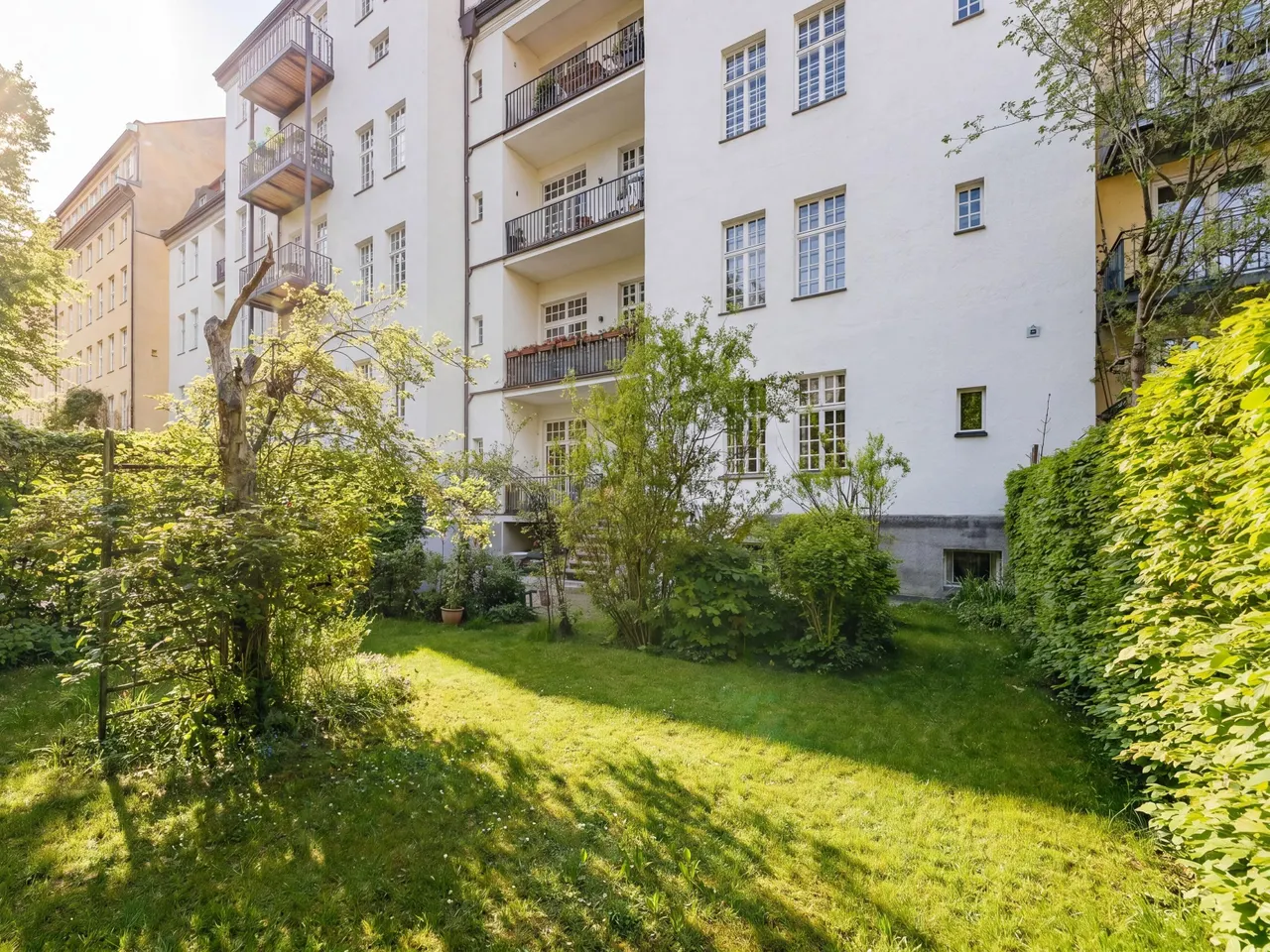 Ruhiger Garten im Hinterhof