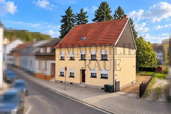 GROSSZÜGIGES 1- BIS 2-FAMILIENHAUS MIT EBENEM GRUNDSTÜCK IN ST. INGBERT - SOFORT FREI