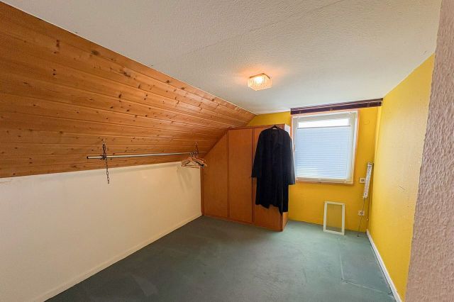 Schlafzimmer DG Links
