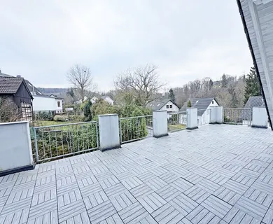 Helle Wohnung mit riesiger Dachterrasse! - Foto 3