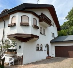 Schönes Einfamilienhaus mit Einliegerwohnung