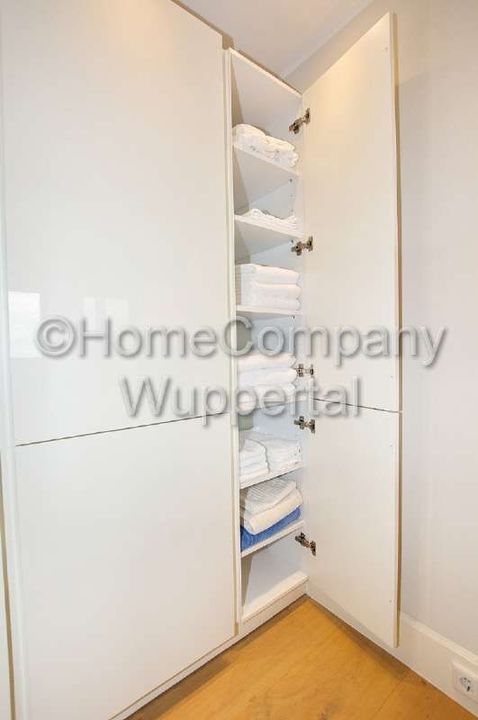 W&auml;scheschrank