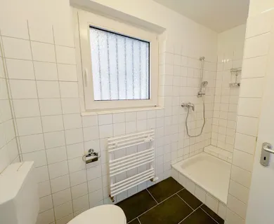 Schönes ca. 34 m² großes 1-Zimmer-Appartment mit großem Wohnraum und Tageslichtbad - Foto 4