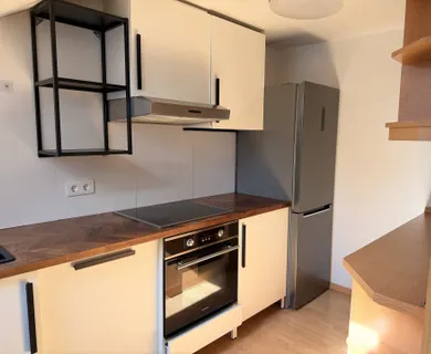 Große Wohnung mit Balkon, Stellplatz und Weitblick - Photo 2
