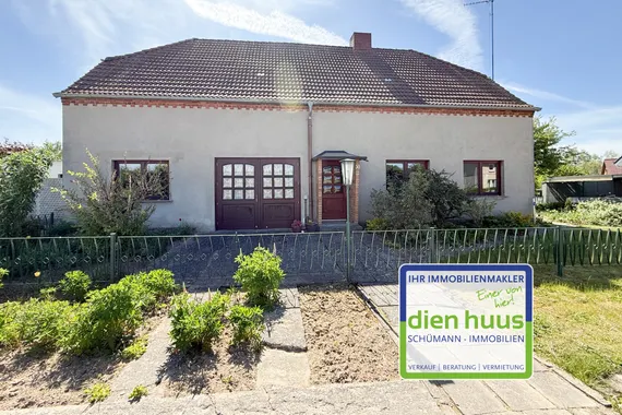 Einfamilienhaus mit viel potenzial und weitläufigem Grundstück