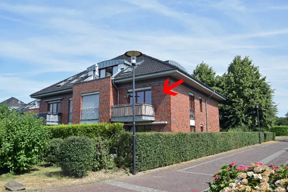 Großzügige Eigentumswohnung mit zwei Tiefgaragenplätzen in beliebtem Wohngebiet in Hinsbeck