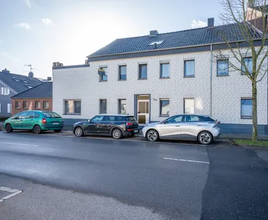 Gepflegtes Mehrfamilienhaus mit Charakter und Entwicklungsmöglichkeiten