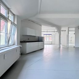 Provisionsfrei! Wunderschöne und helle Gewerbeeinheit im Kreuzberger Fabrikgebäude !