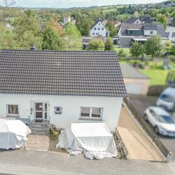 Einfamilienhaus mit Zusatzfläche, vorbereitetem Dachgeschoss & beheizter Garage *provisionsfrei*
