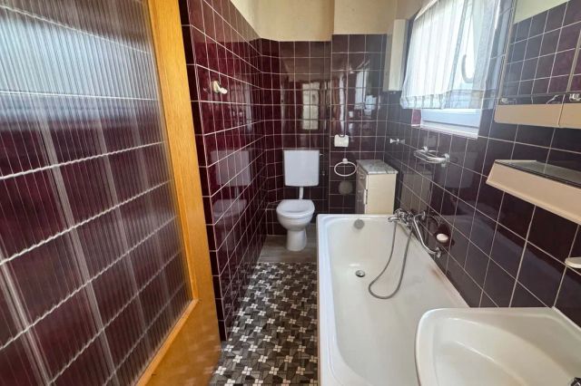Tageslichtbad mit Wanne OG
