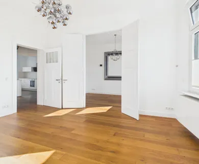 Traumhafter Altbaujuwel im modernen Stil mit Einbauküche..