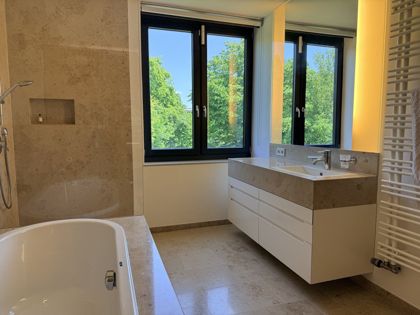 Stilvolles, top saniertes Haus mit Kamin, Sauna und Westgarten! - Foto 5
