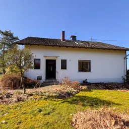 Gepflegtes Einfamilienhaus mit Garage und weitläufigem Grundstück nahe Waldbröl!