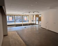 Verkaufsraum Blick zur Straße