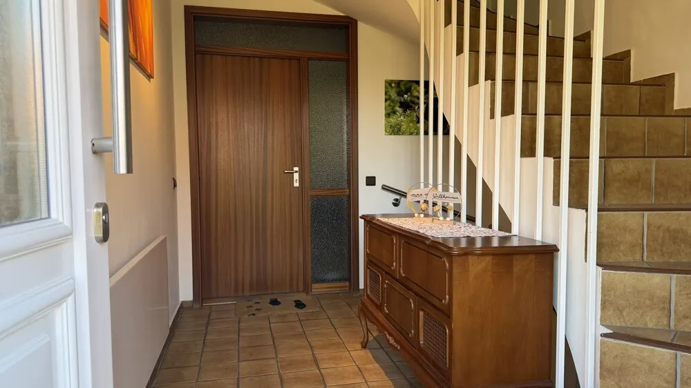 Der Eingangsbereich mit separaten Zugängen