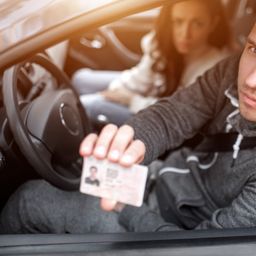 Abstand nicht eingehalten: Bu&szlig;geld, Punkte und Fahrverbot im &Uuml;berblick