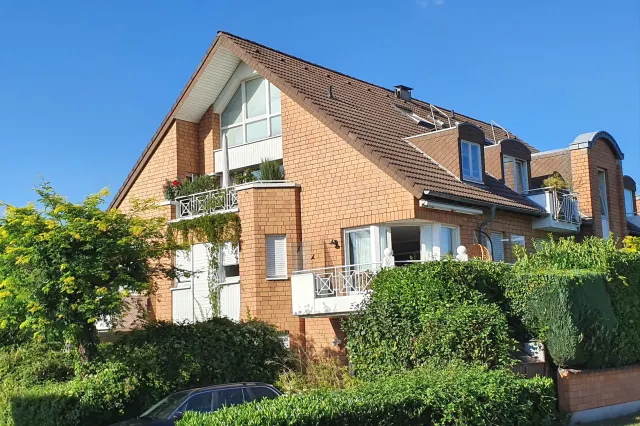 Balkonansichten + Ansicht des Giebelfensters vom 3. SR