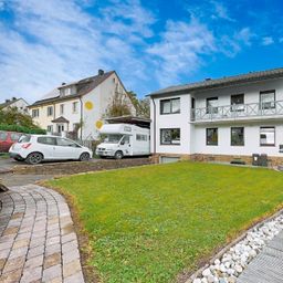 Gepflegtes Einfamilienhaus mit Einliegerwohnung auf Erbpacht mit schöner Gartenanlage