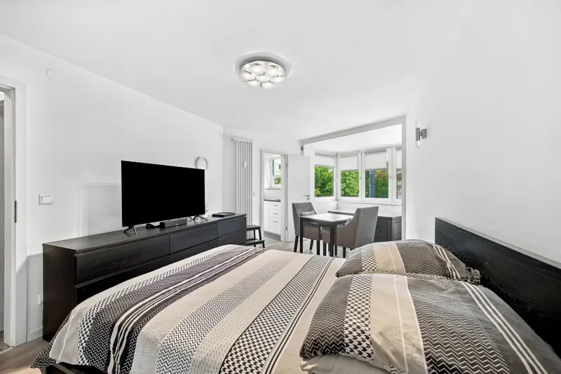 Wohn- und Schlafzimmer