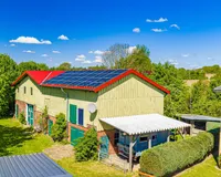 Mit PV-Anlage