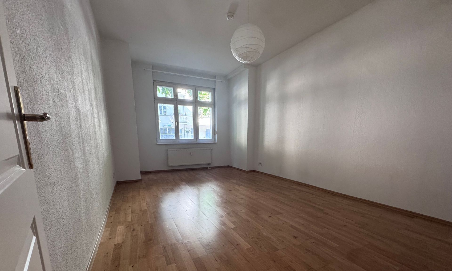 2-Zimmer Apartment im schönen Altbau!