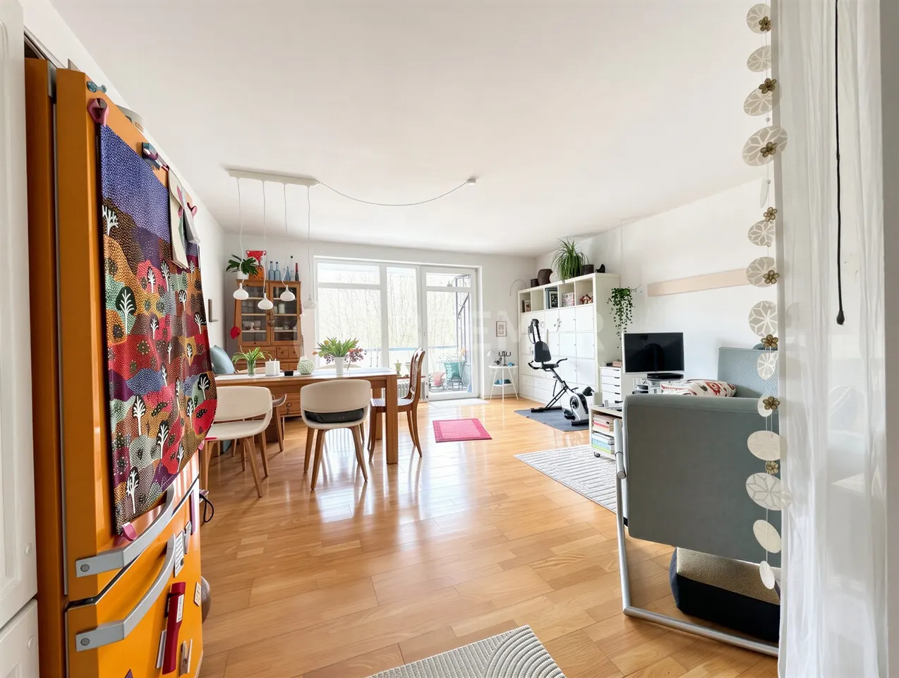 Wohn-Esszimmer m. offener Küche