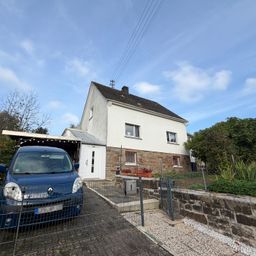 Solides Einfamilienhaus mit großzügigem Garten in beliebter Wohngegend von Windeck-Rosbach/Obernau!