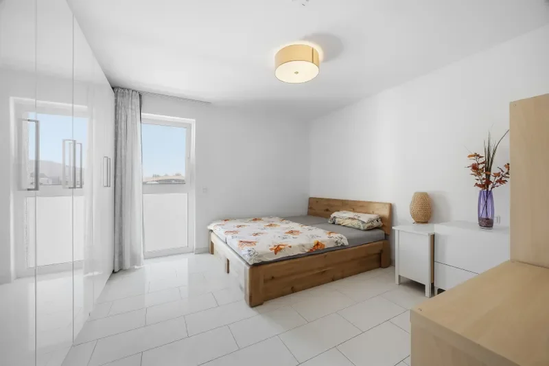 Geräumiges Schlafzimmer