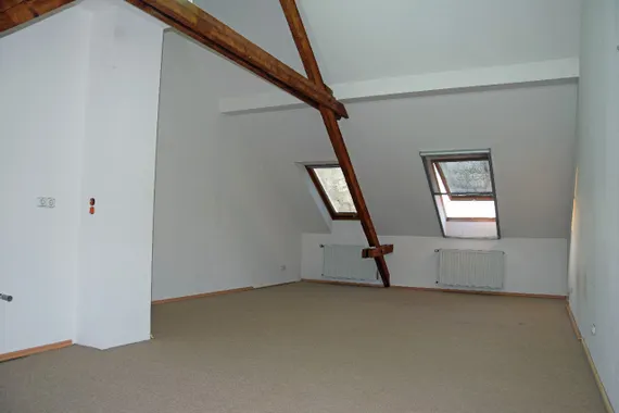 Großzügige, frisch renovierte Dachgeschosswohnung in zentraler Lage von 41334-Nettetal-Kaldenkirchen