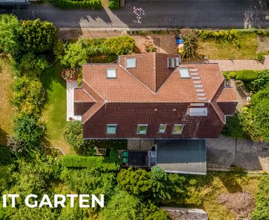 Drei Zimmer, zwei Sonnen-Terrassen, eigener Garten, Garage – seltene Ruhe in zentralem Zehlendorf