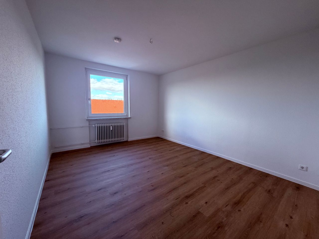 Modernisierte 4-Zimmer-Wohnung in Barsinghausen – großzügiges Wohnen mit Balkon - Foto 3
